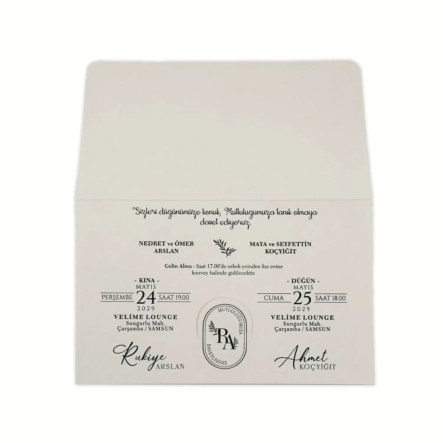 Beyaz Çiçek Süslemeli Yatay Davetiye