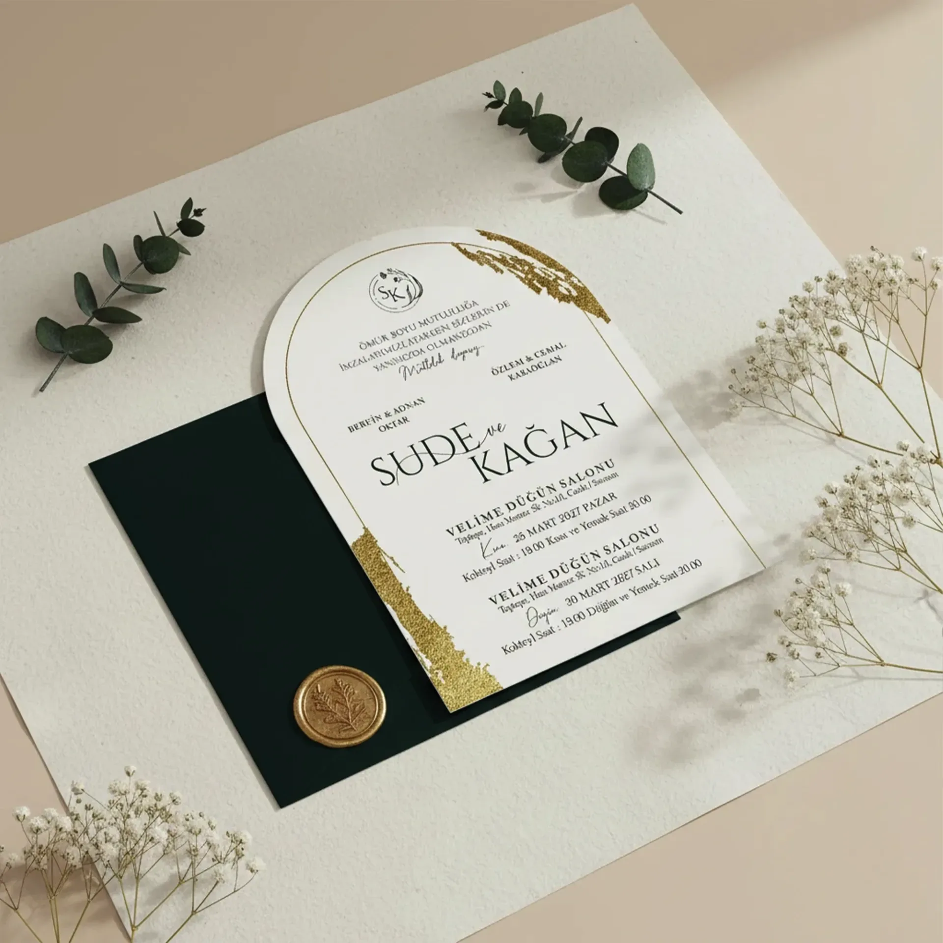 Oval Kesimli Yaldızlı Siyah Lüks Davetiye